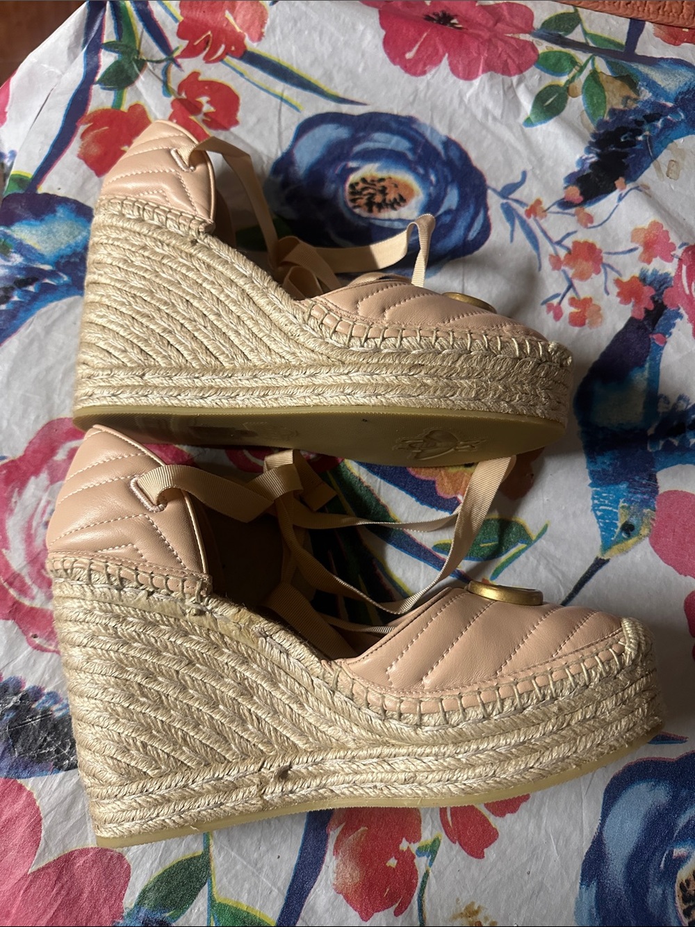 Authentic Gucci - Picture 6 of 14